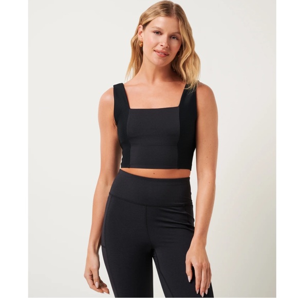 Travis Mathew Tops - Travis Mathew Moveknit Sport Top New!